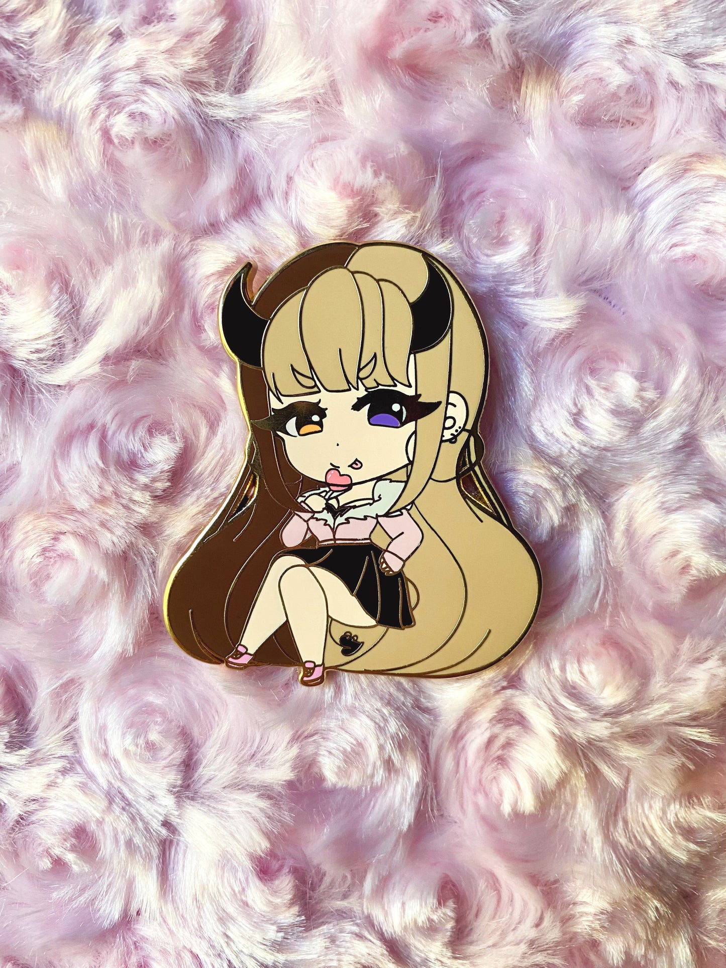 Chibi GomiPon Enamel Pin